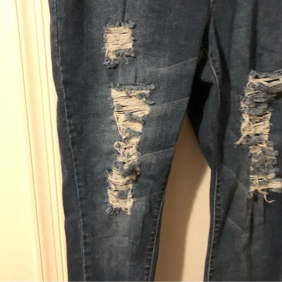 Elle Women’s Jeans NWOT size 14R - Picture 4 of 6